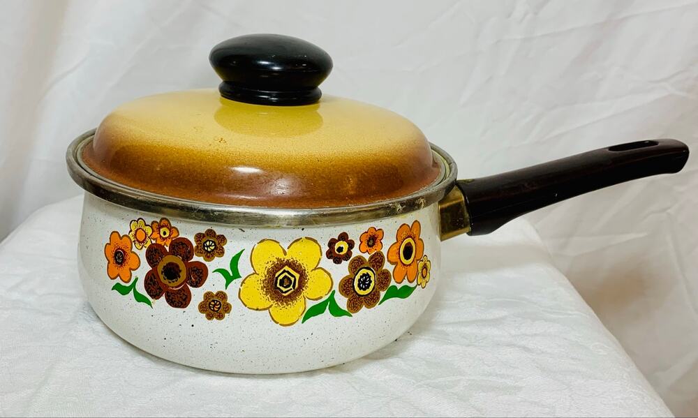 Vintage 1970s Crowning Touch Saucepan